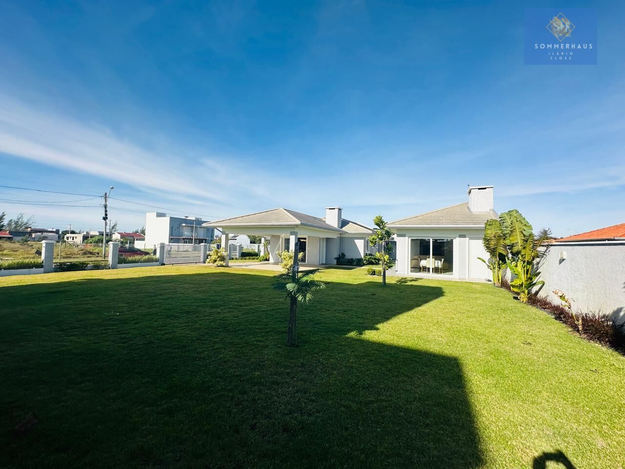 Casa à venda com 3 quartos, 246m² - Foto 2