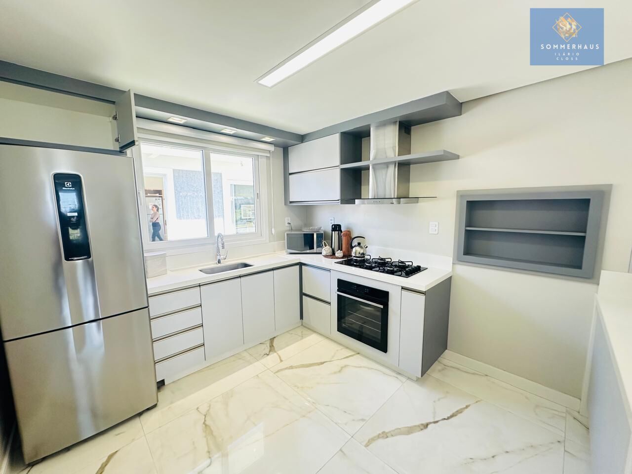 Casa à venda com 3 quartos, 246m² - Foto 16