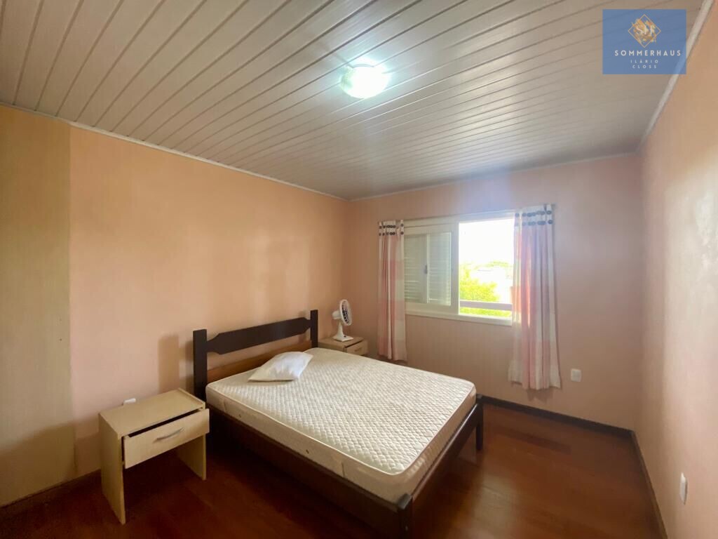 Casa à venda com 7 quartos, 250m² - Foto 24