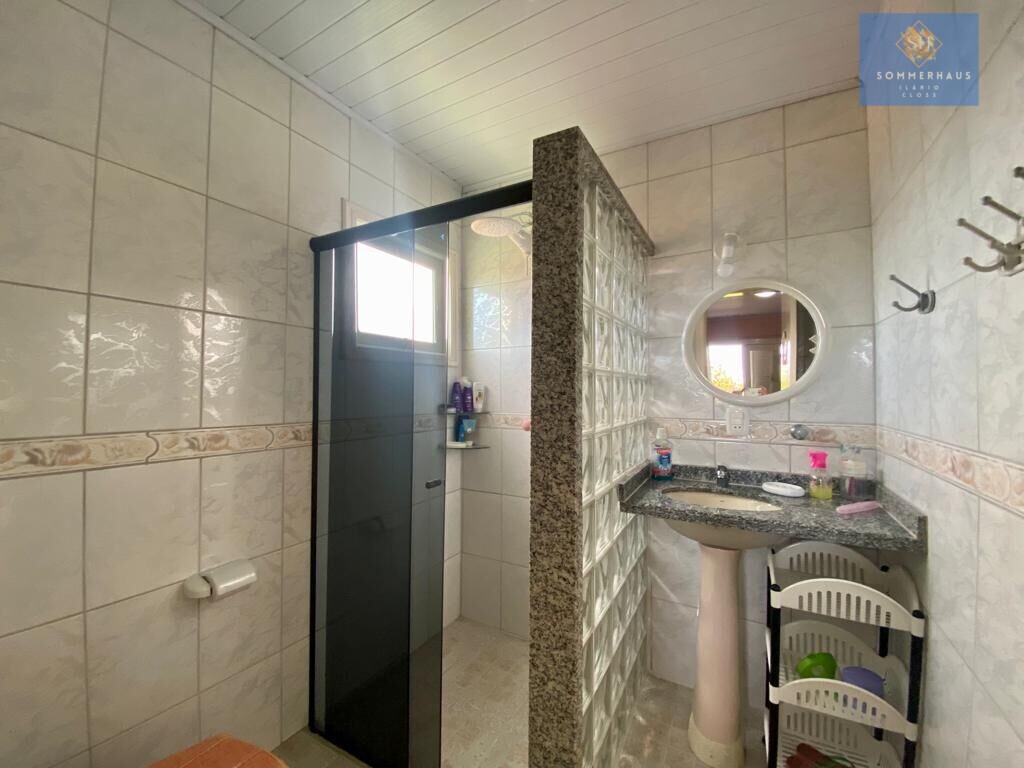 Casa à venda com 7 quartos, 250m² - Foto 23