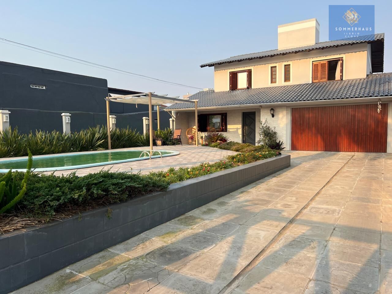 Sobrado à venda com 5 quartos, 408m² - Foto 1