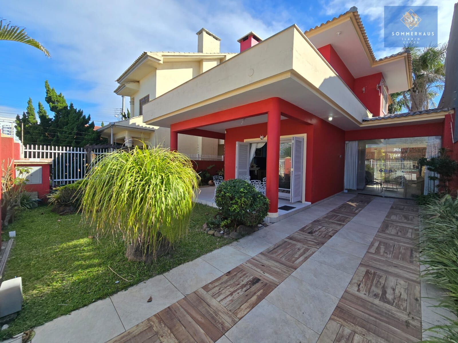 Sobrado, 3 quartos, 244 m² - Foto 1