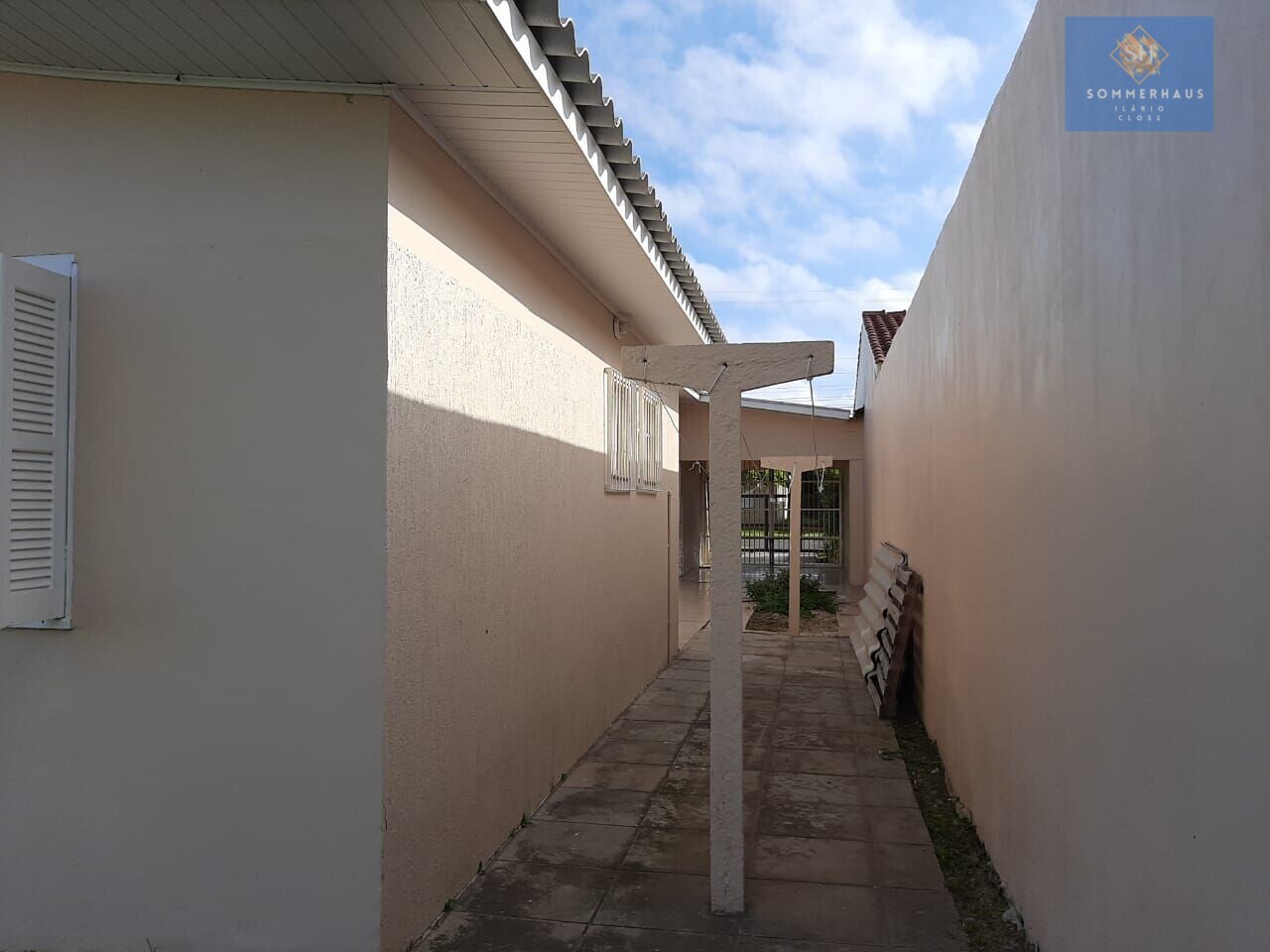 Casa à venda com 5 quartos, 195m² - Foto 4