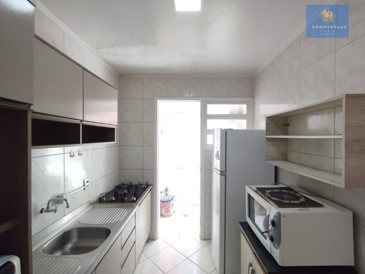 Apartamento à venda com 2 quartos, 67m² - Foto 3