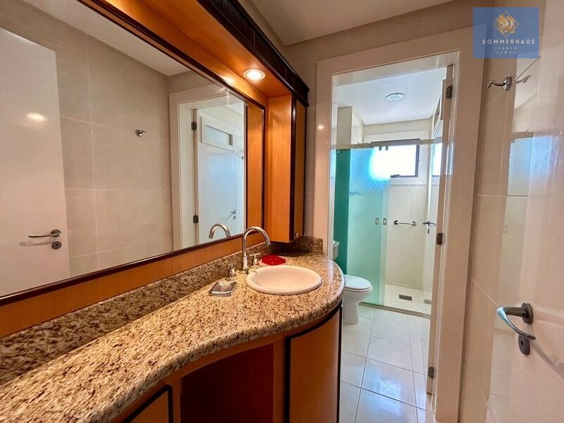 Apartamento à venda com 3 quartos, 250m² - Foto 7