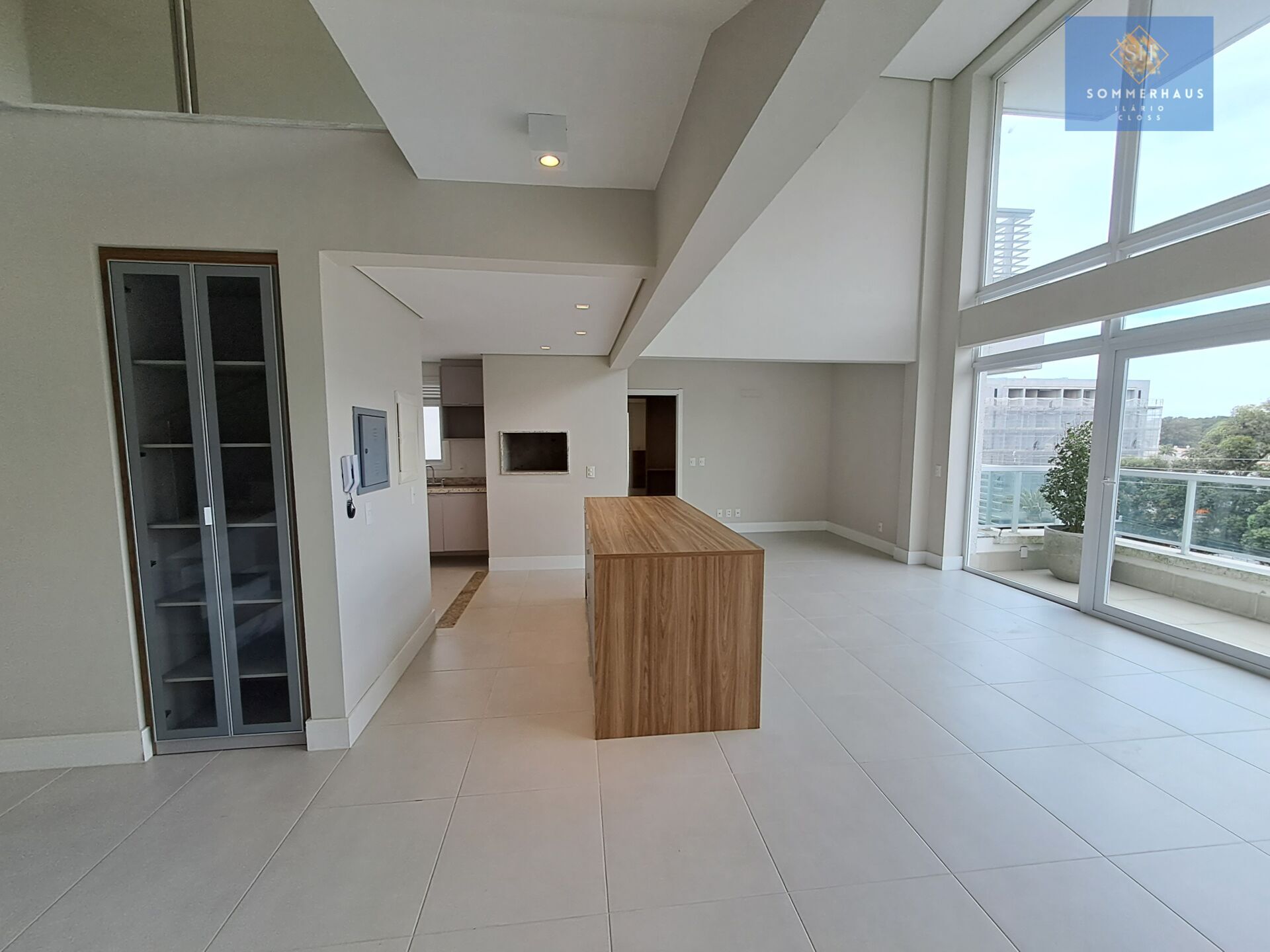 Apartamento à venda com 3 quartos, 165m² - Foto 3