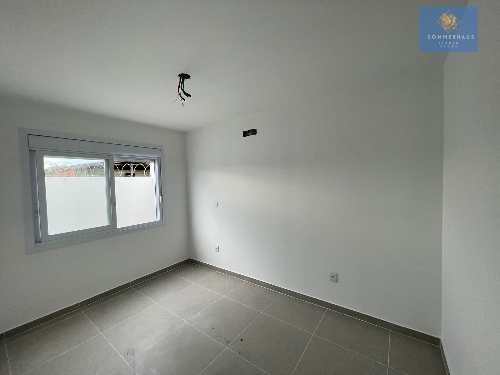 Casa à venda com 3 quartos, 98m² - Foto 11