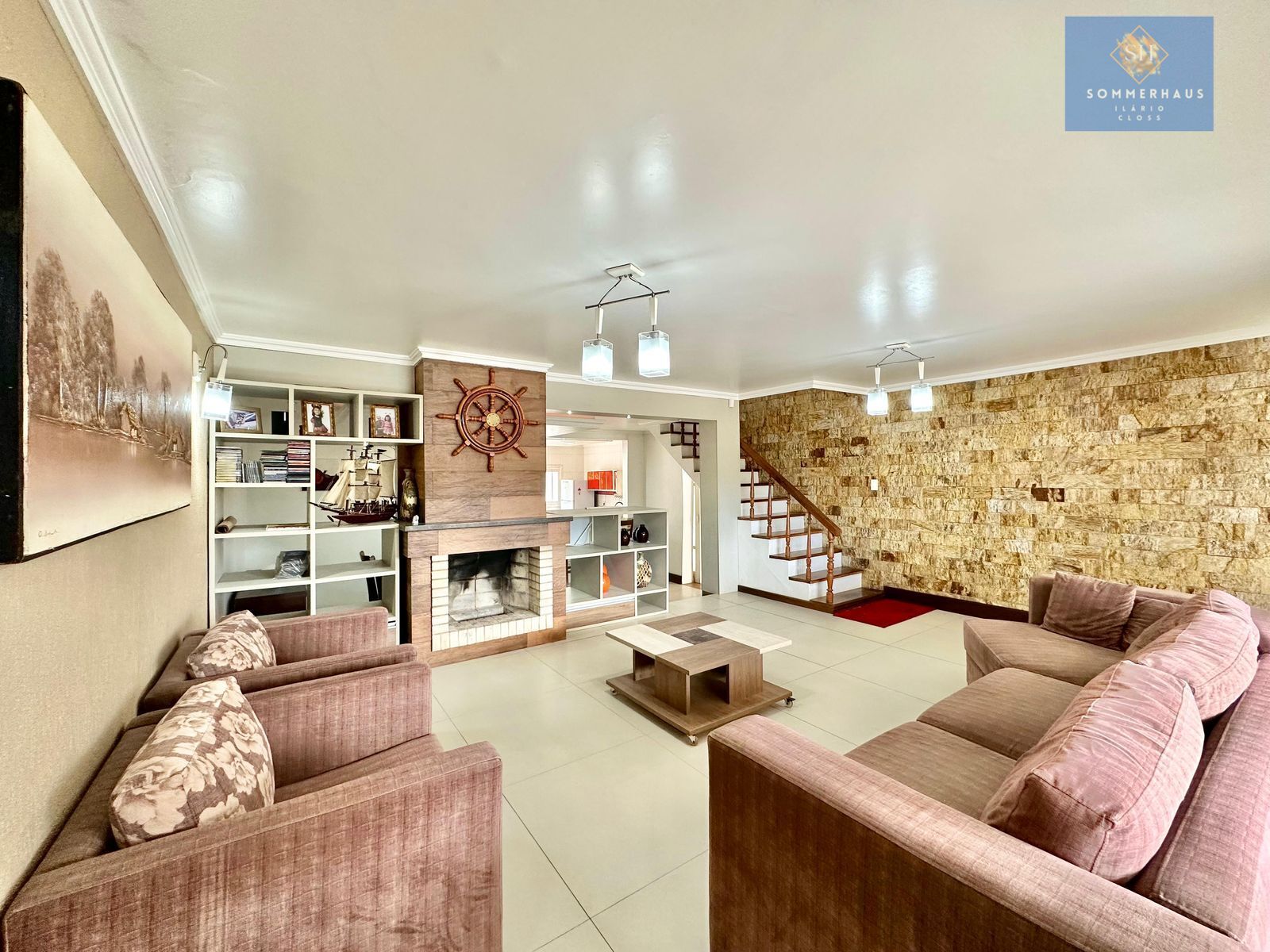 Sobrado, 4 quartos, 236 m² - Foto 1