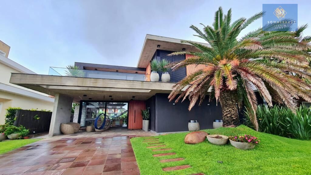 Casa de Condomínio à venda com 5 quartos, 350m² - Foto 2