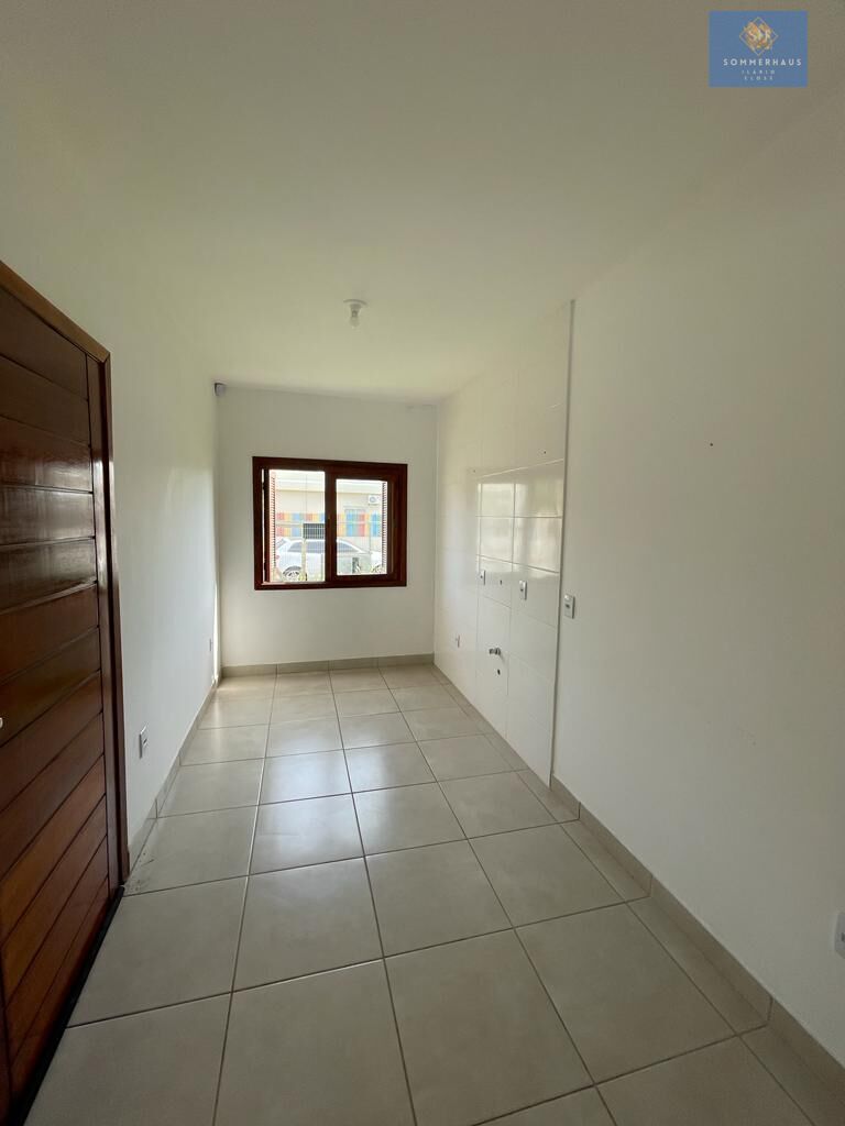 Casa à venda com 2 quartos, 50m² - Foto 4