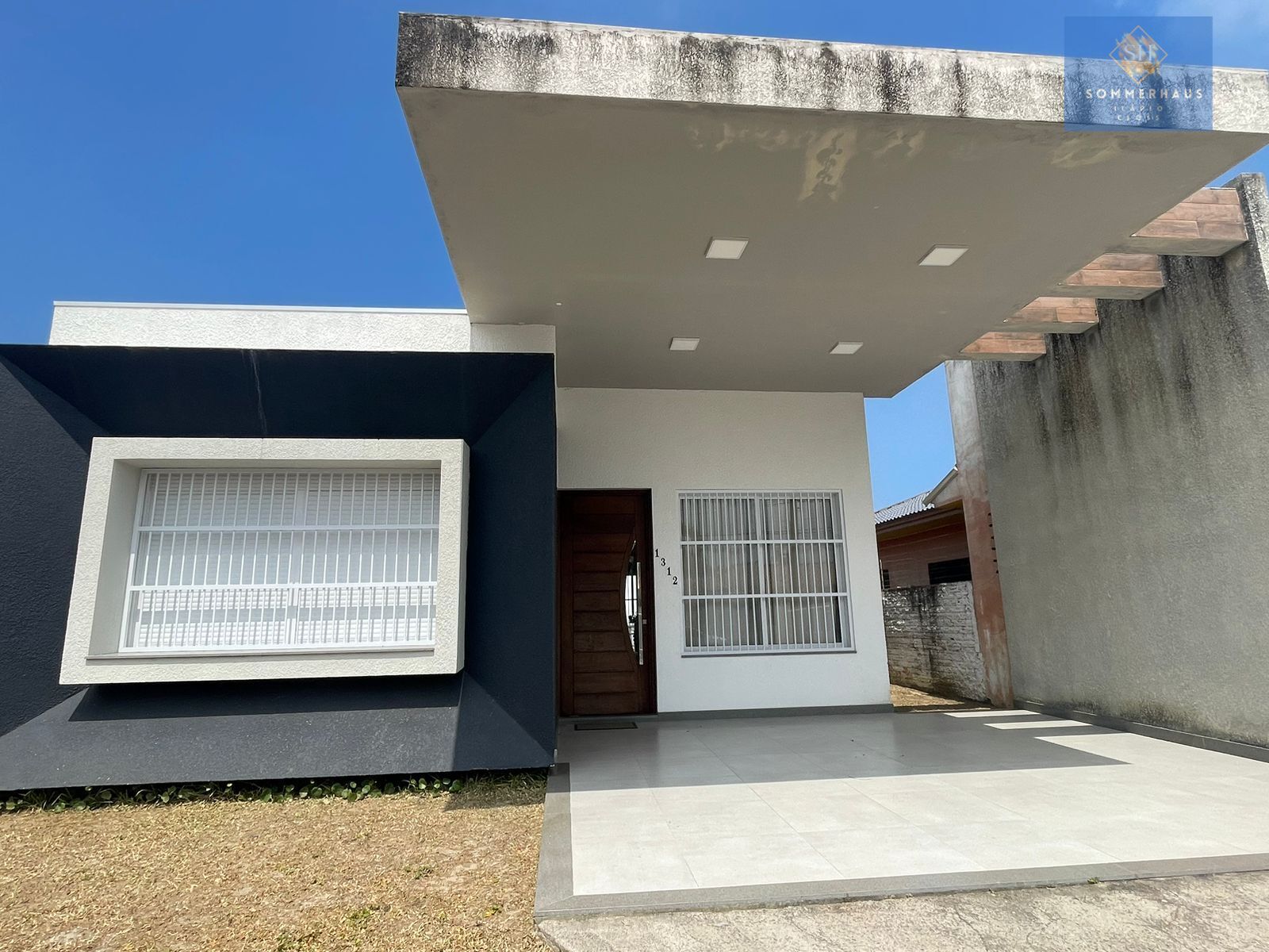 Casa à venda com 4 quartos, 156m² - Foto 1