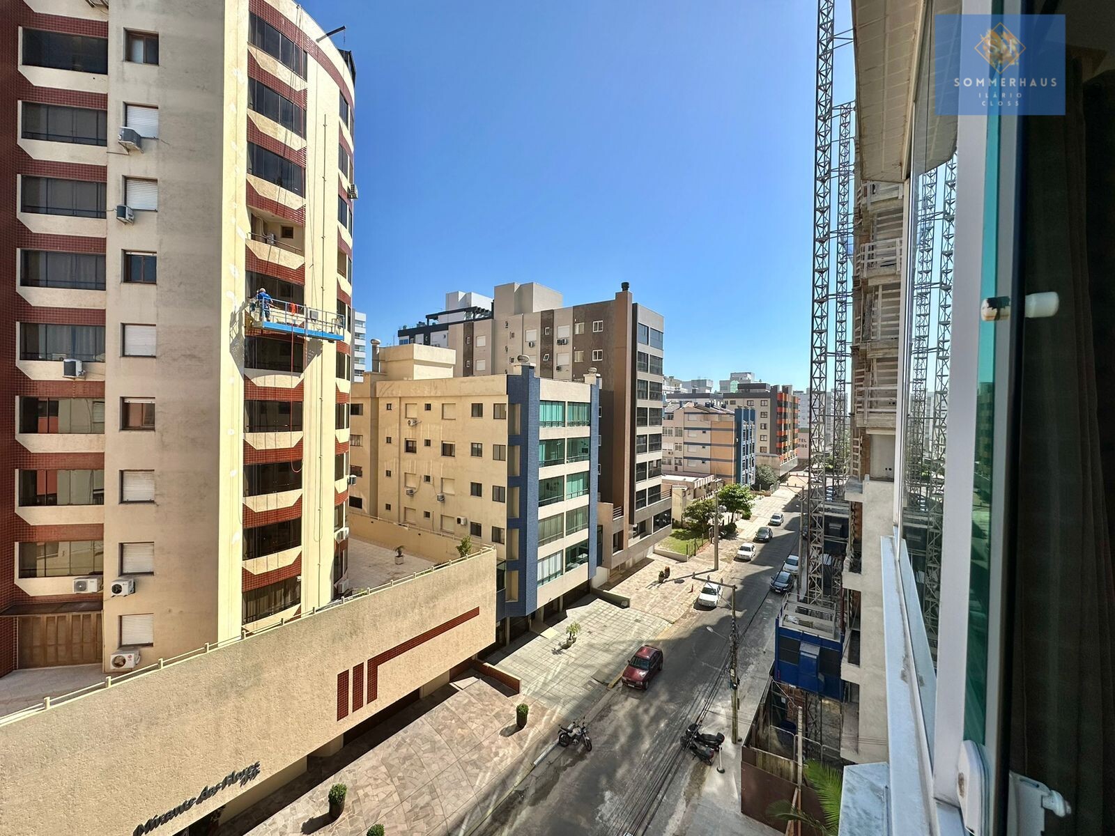 Apartamento à venda com 3 quartos, 121m² - Foto 2