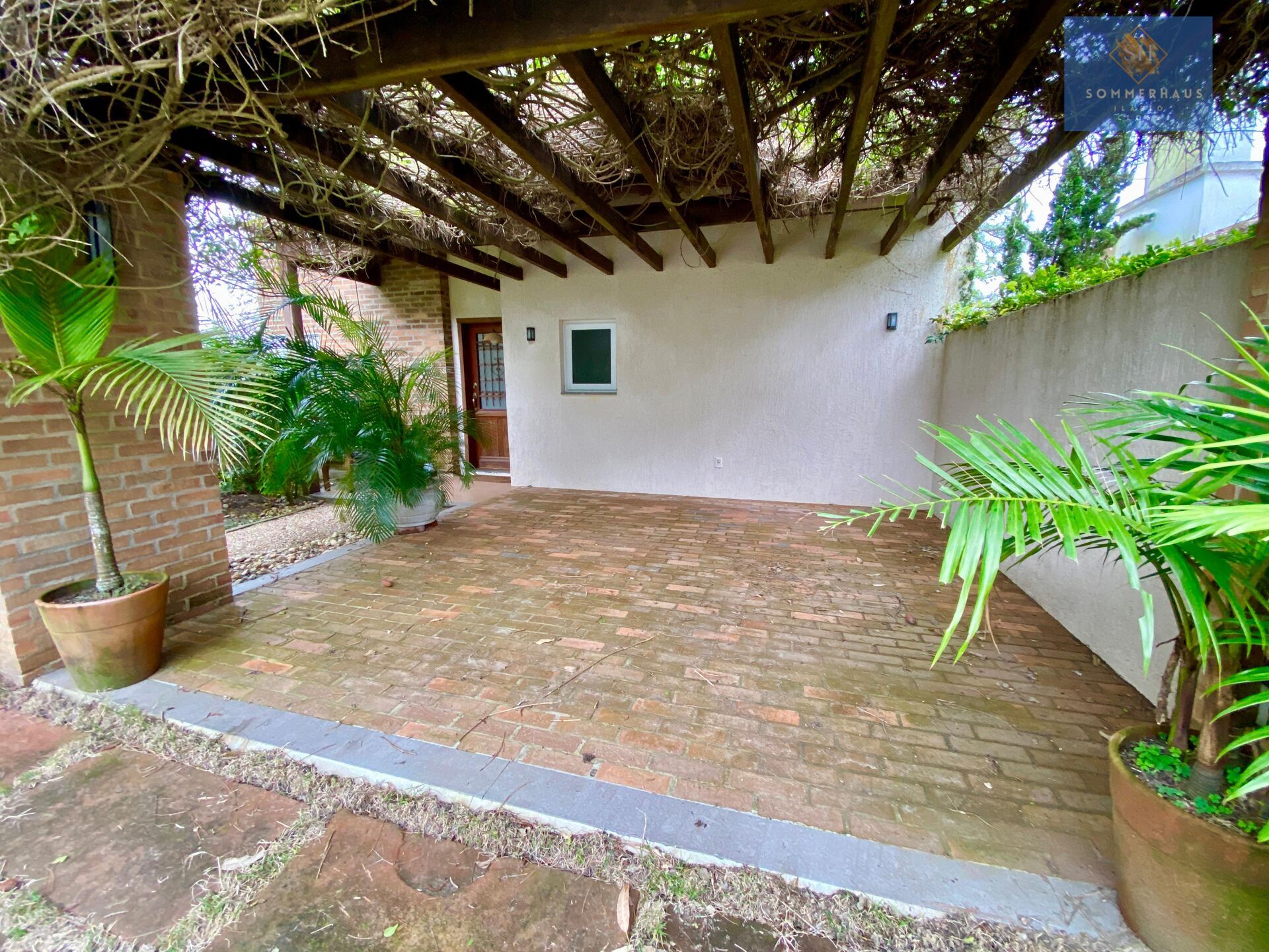 Casa de Condomínio à venda com 4 quartos, 260m² - Foto 2