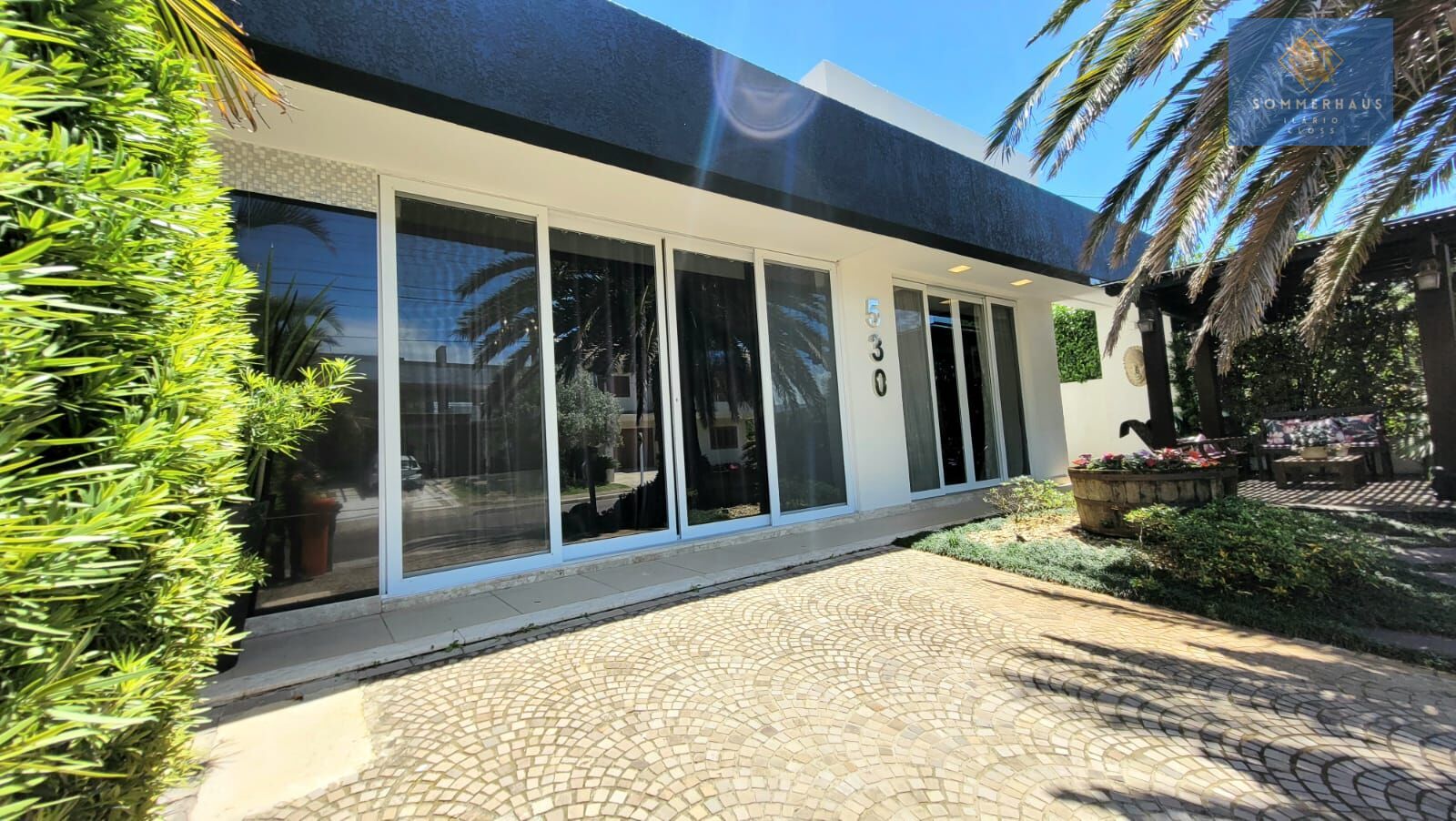 Casa de Condomínio à venda com 3 quartos, 150m² - Foto 2