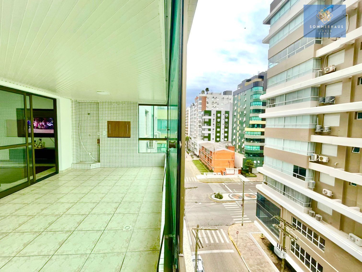 Apartamento à venda com 2 quartos, 95m² - Foto 2