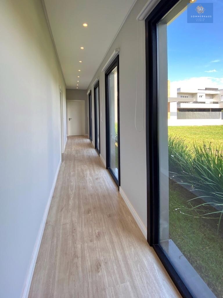 Casa de Condomínio à venda com 4 quartos, 221m² - Foto 11