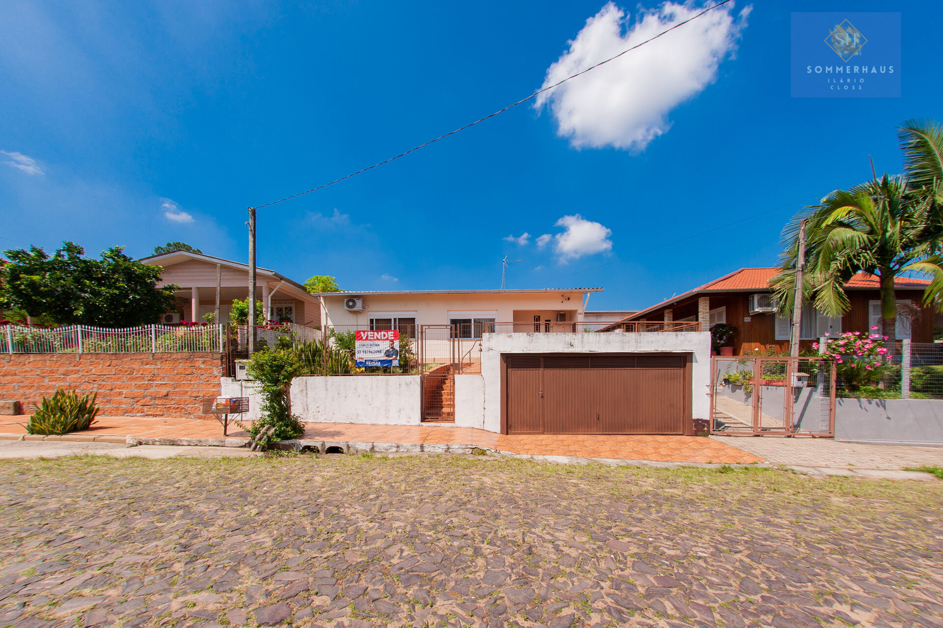 Casa à venda com 3 quartos, 146m² - Foto 1