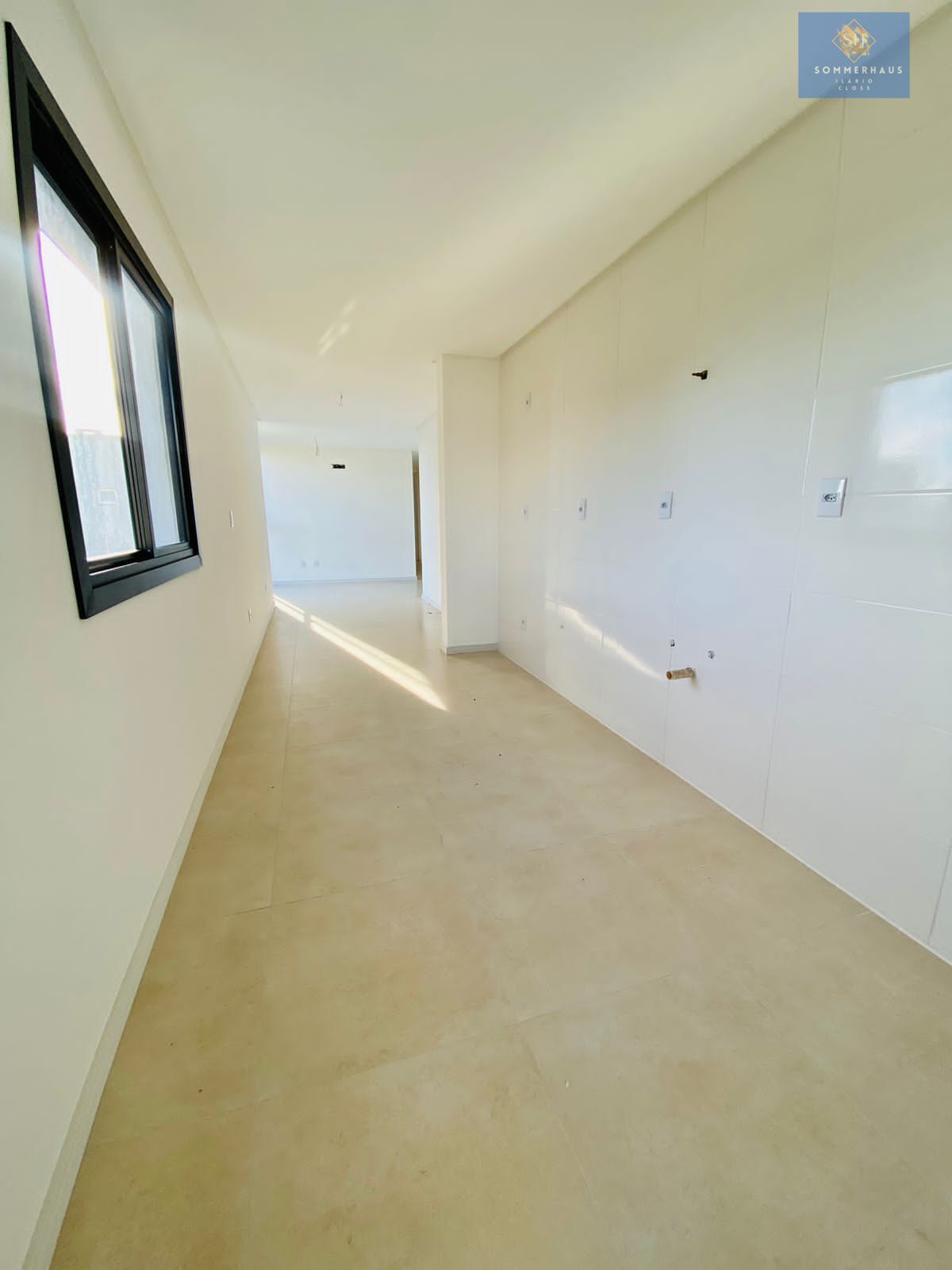 Apartamento à venda com 2 quartos, 68m² - Foto 2