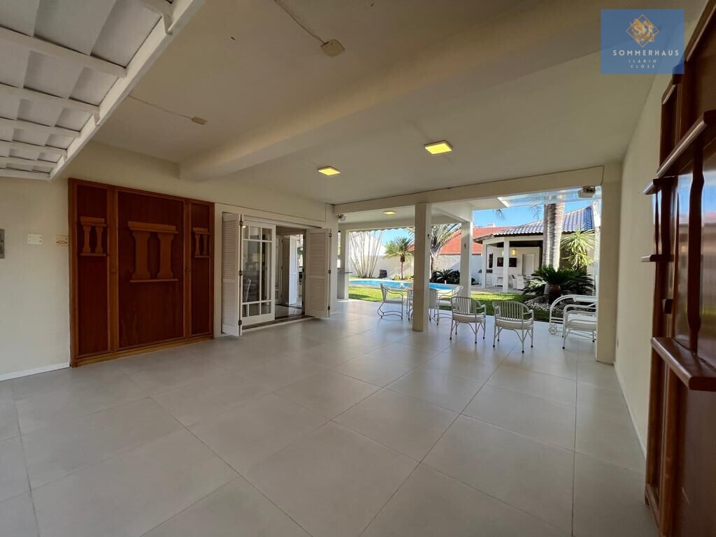 Casa à venda com 4 quartos, 323m² - Foto 13