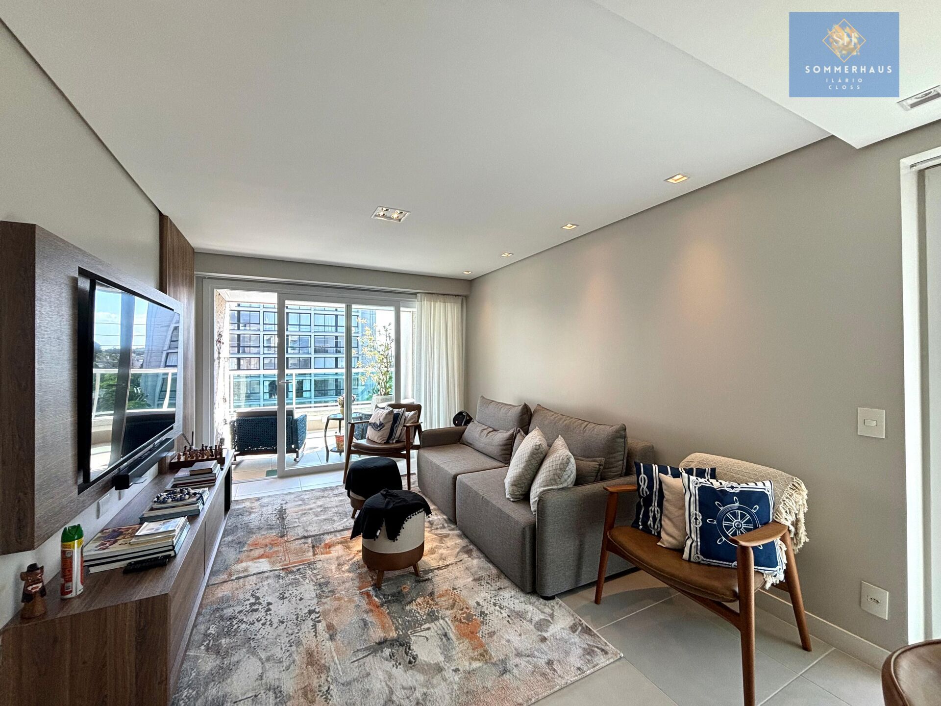 Apartamento à venda com 3 quartos, 132m² - Foto 2