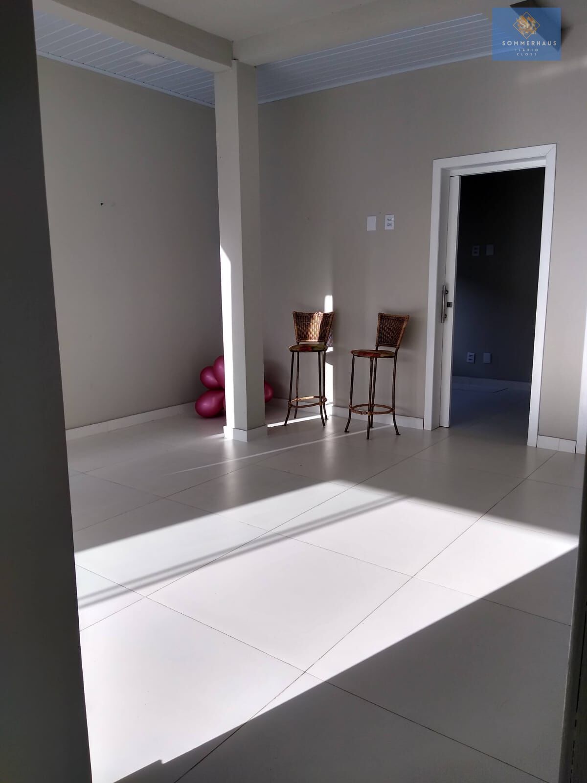 Casa à venda com 3 quartos, 300m² - Foto 12