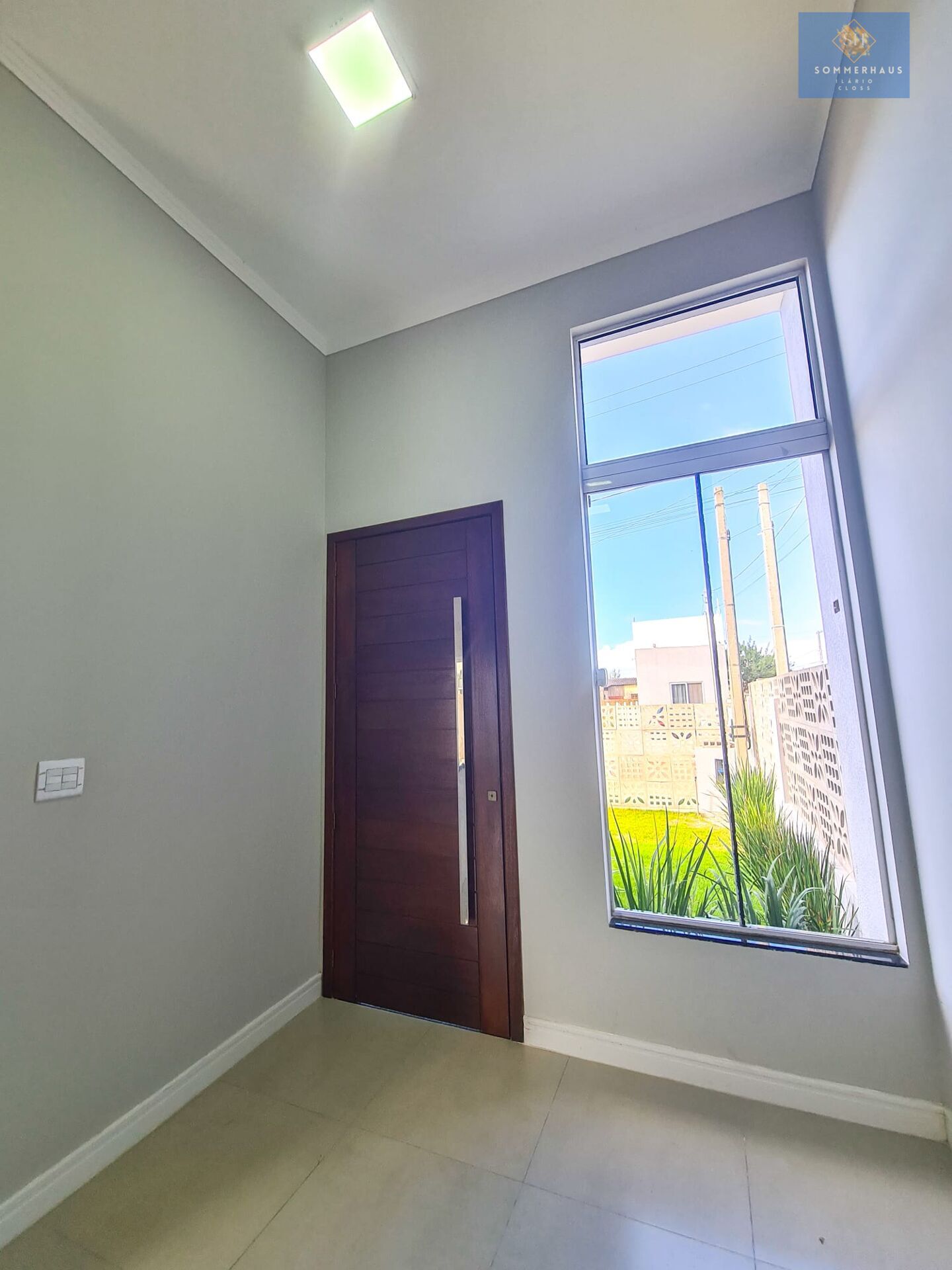 Casa à venda com 2 quartos, 70m² - Foto 4