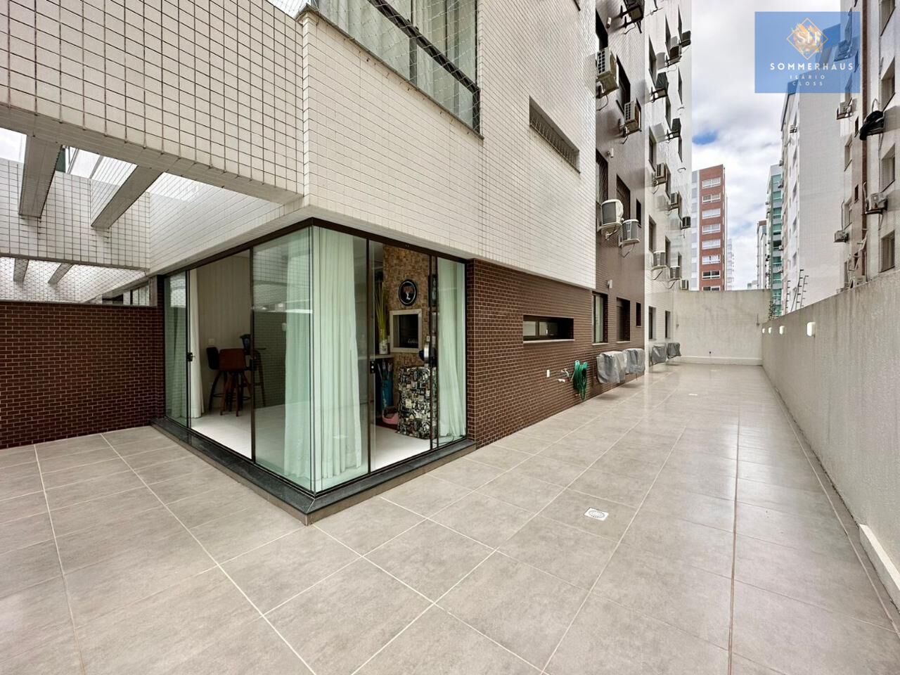 Apartamento à venda com 3 quartos, 240m² - Foto 6