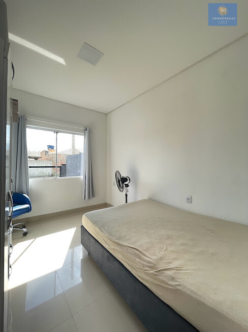 Casa à venda com 4 quartos, 200m² - Foto 10