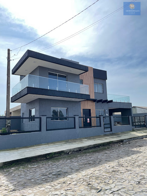 Casa à venda com 4 quartos, 200m² - Foto 1