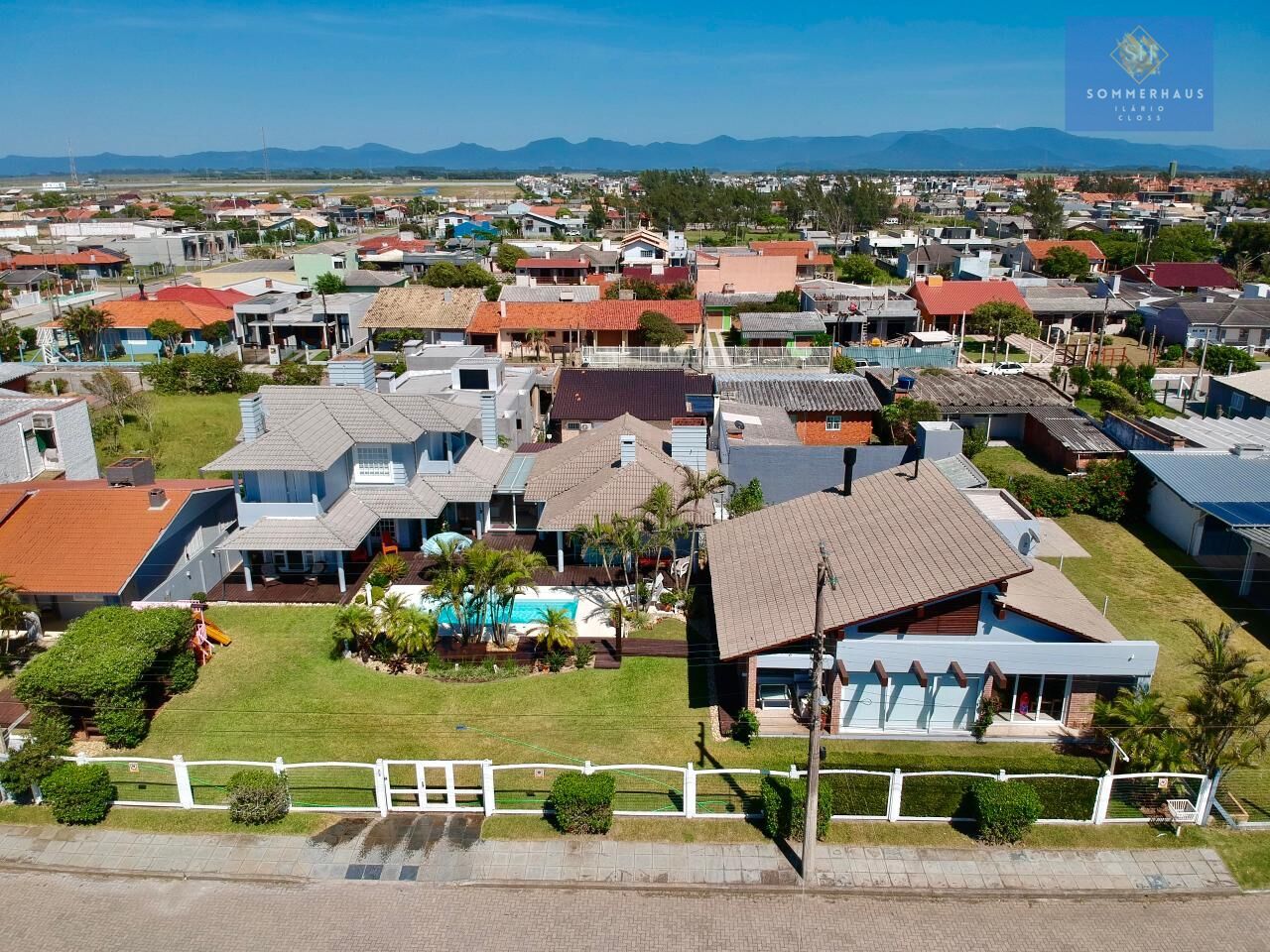 Casa, 6 quartos, 445 m² - Foto 1