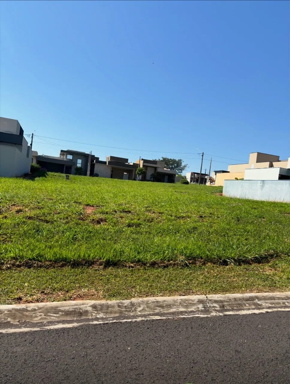 Terreno à venda no Condominio Bella Vitta Monte Libano - Bady Bassitt/SP