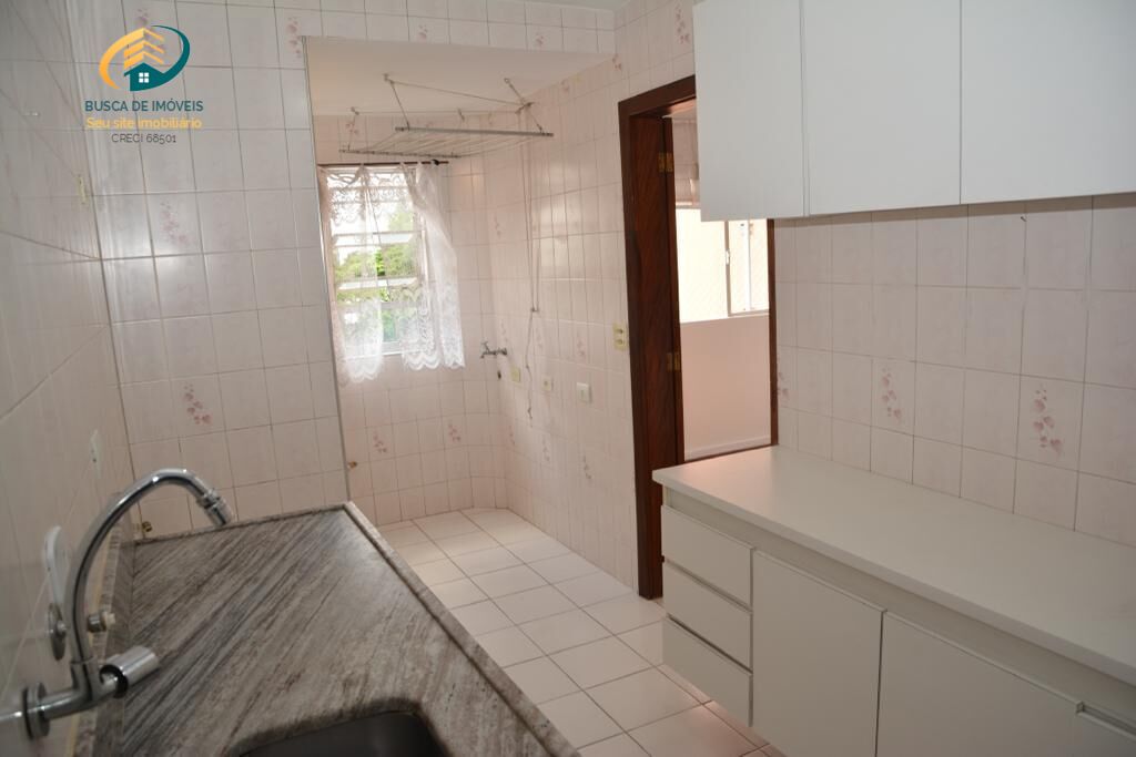 Apartamento para alugar com 3 quartos, 130m² - Foto 13