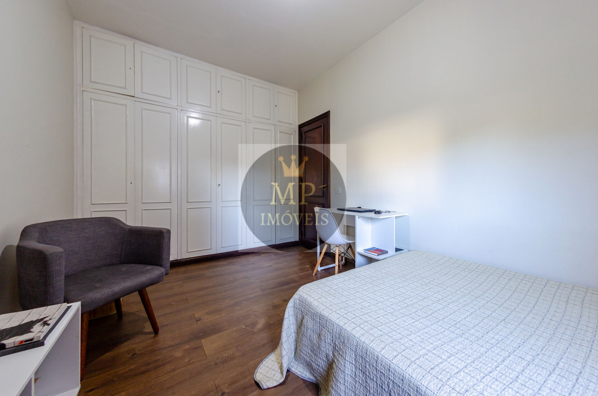 Apartamento à venda com 3 quartos, 135m² - Foto 23