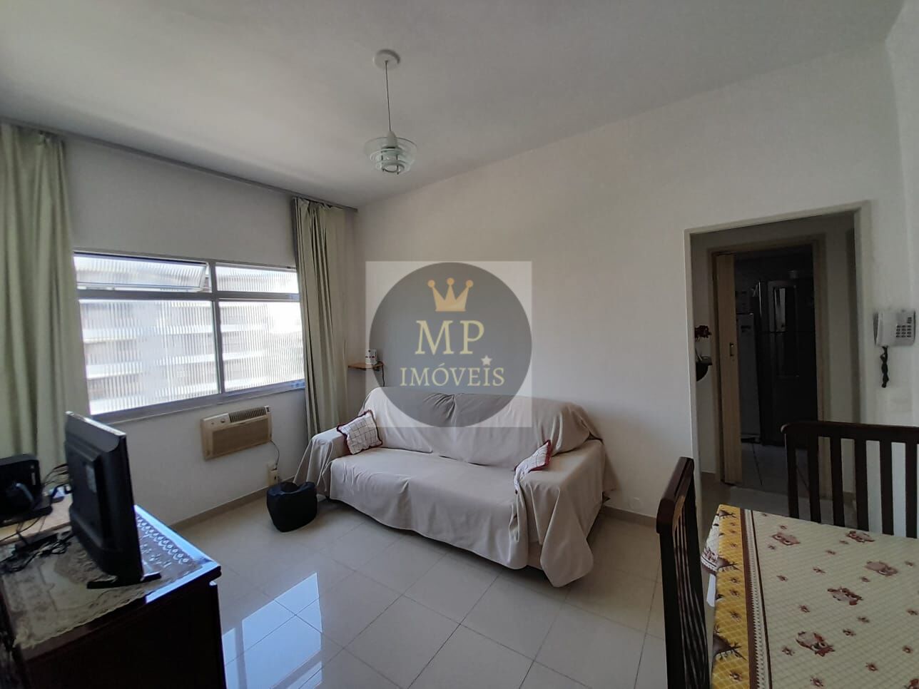 Apartamento à venda com 2 quartos, 70m² - Foto 3