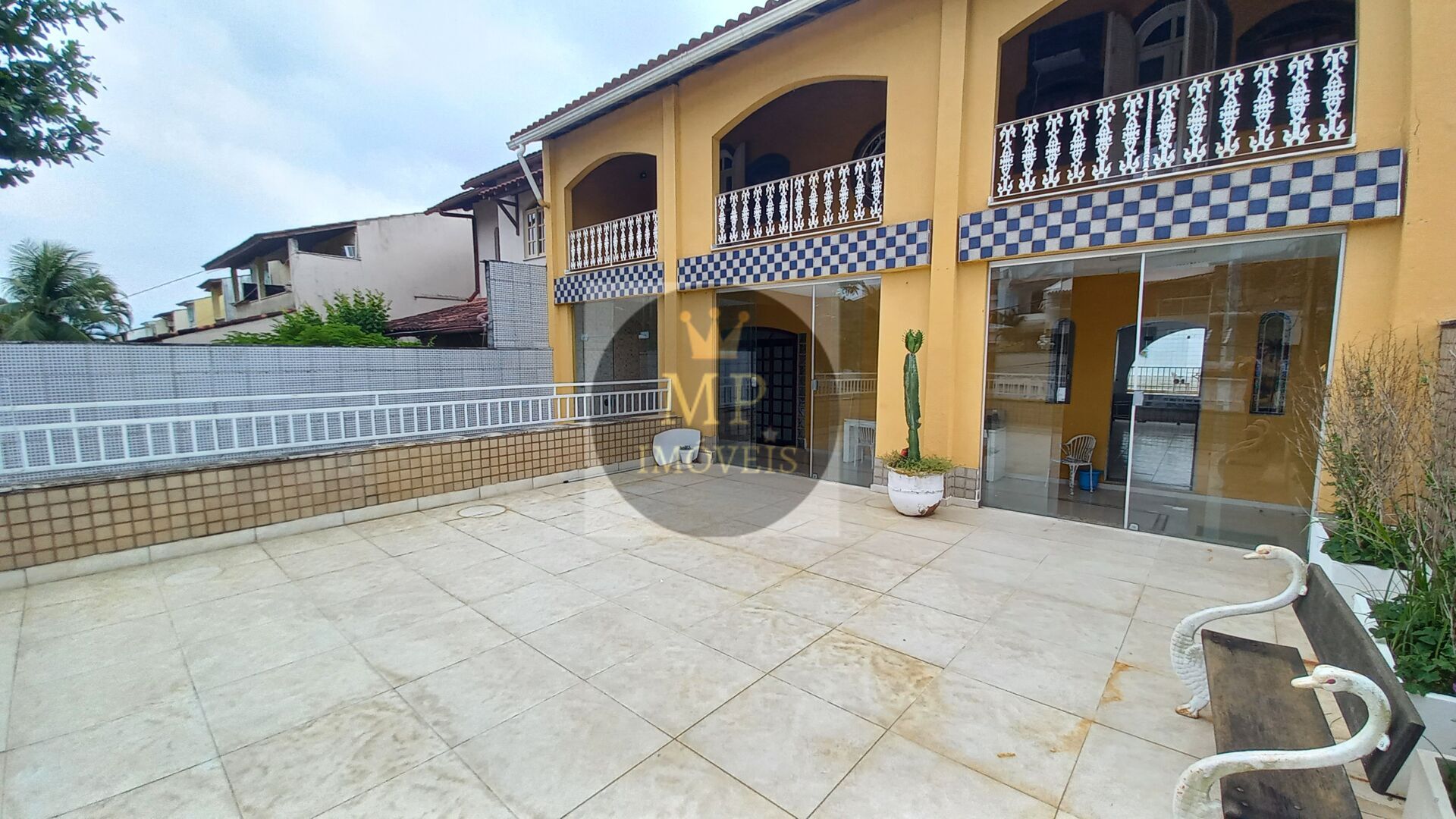 Casa à venda com 4 quartos, 460m² - Foto 1