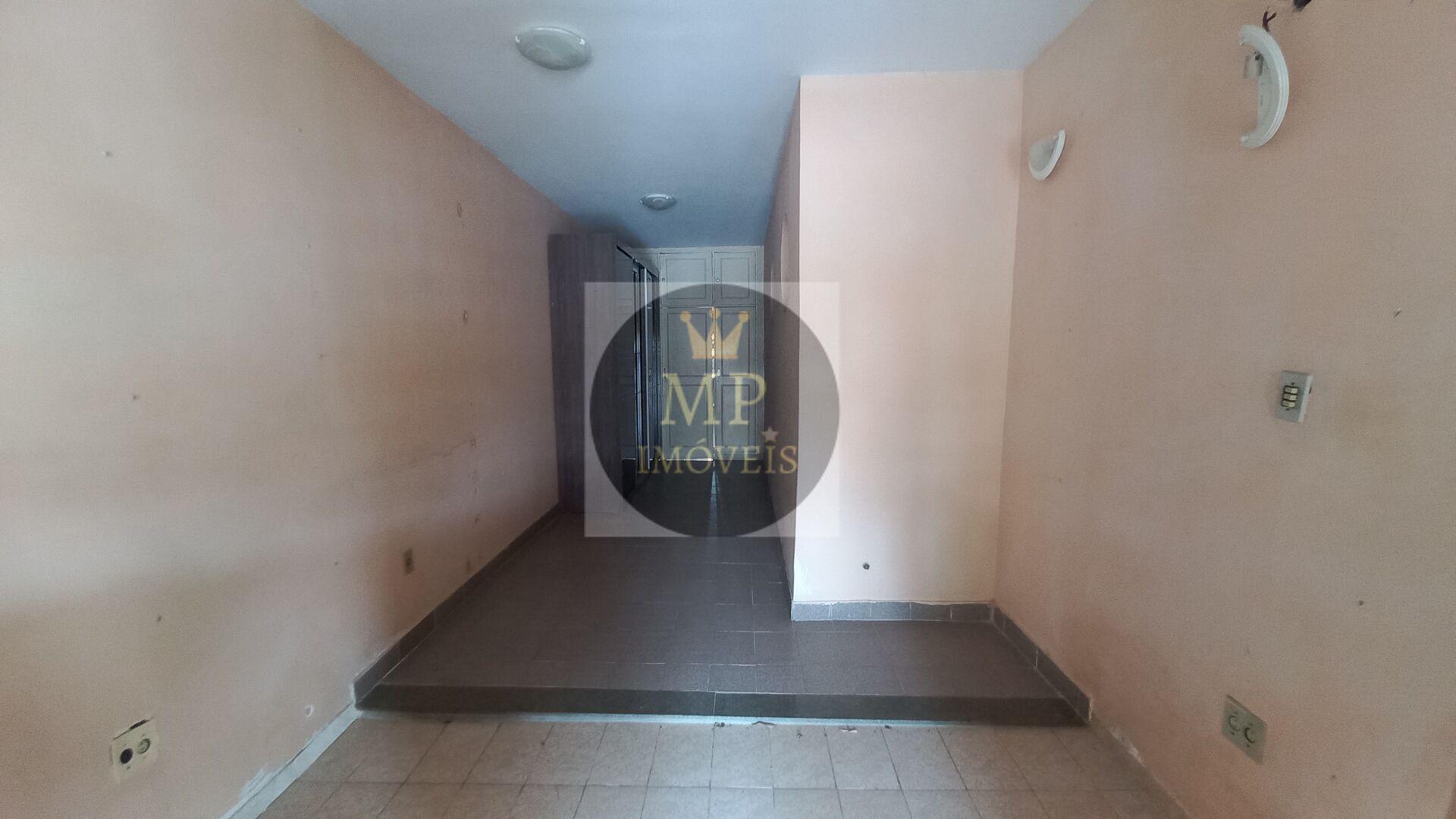 Casa à venda com 4 quartos, 460m² - Foto 16