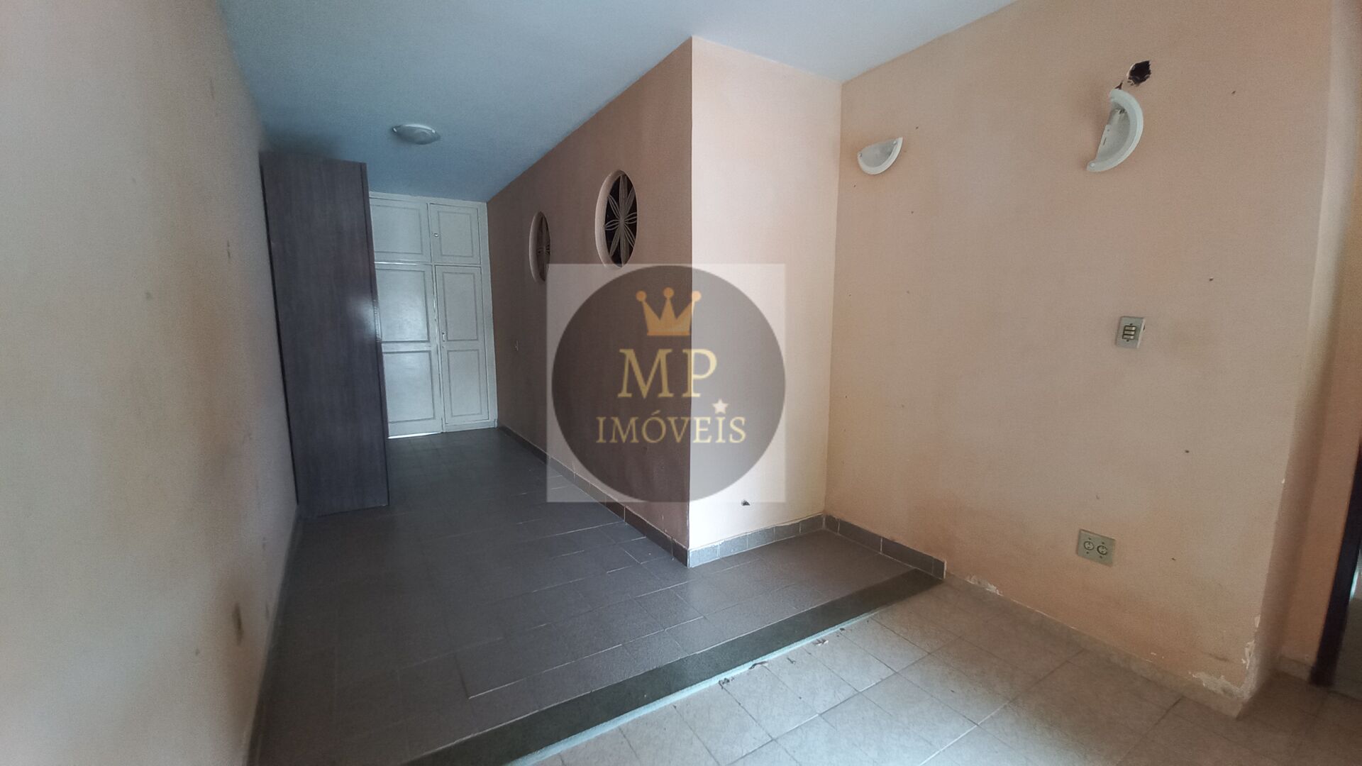 Casa à venda com 4 quartos, 460m² - Foto 17