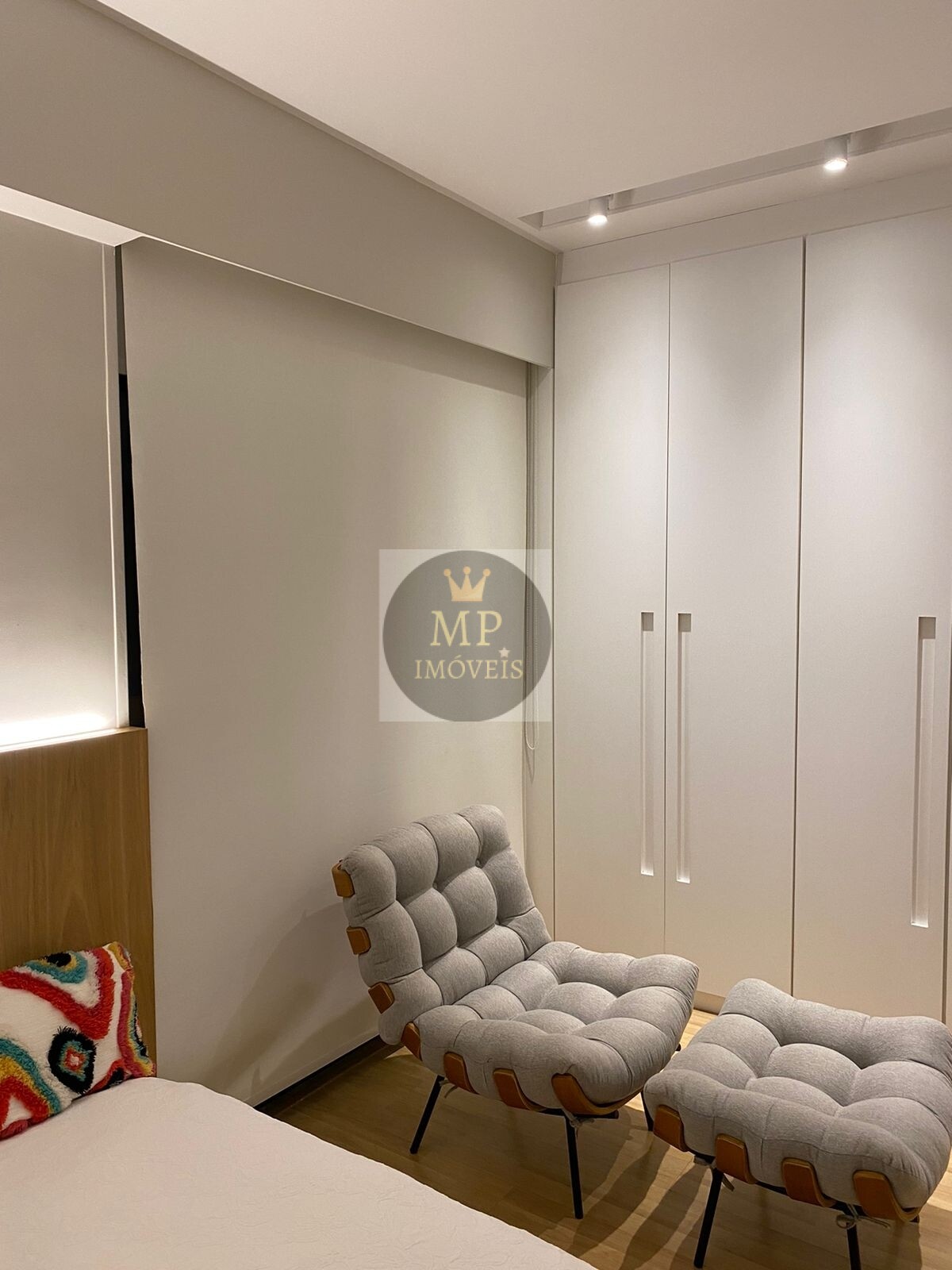 Apartamento à venda com 4 quartos, 220m² - Foto 18