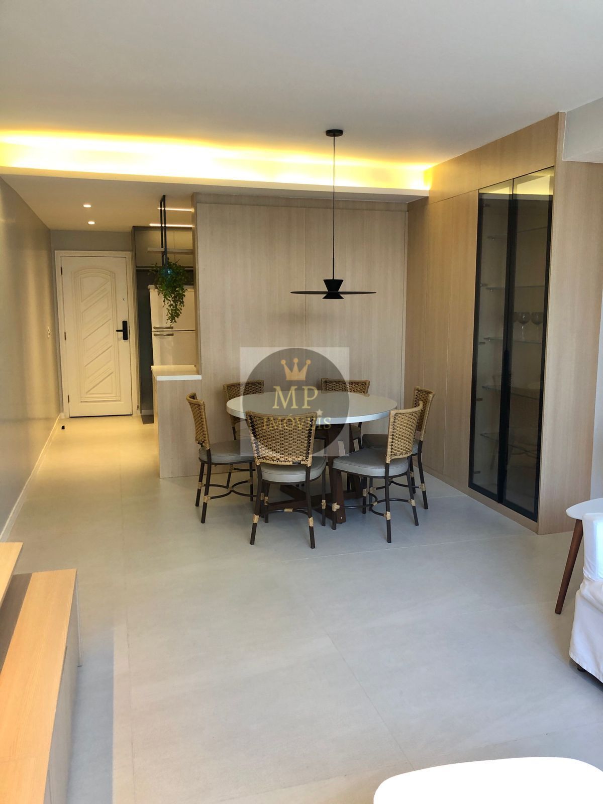 Apartamento à venda com 3 quartos, 120m² - Foto 1