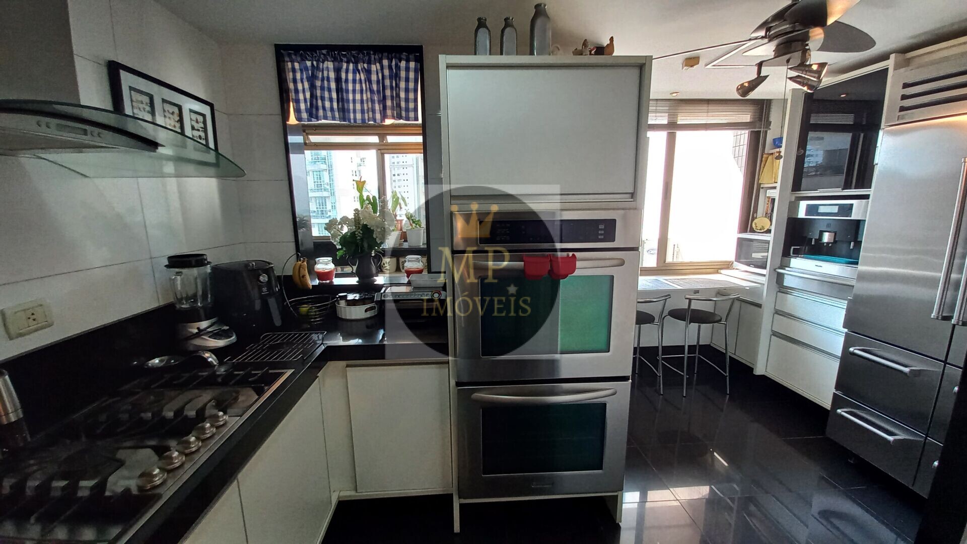 Apartamento à venda com 4 quartos, 267m² - Foto 11