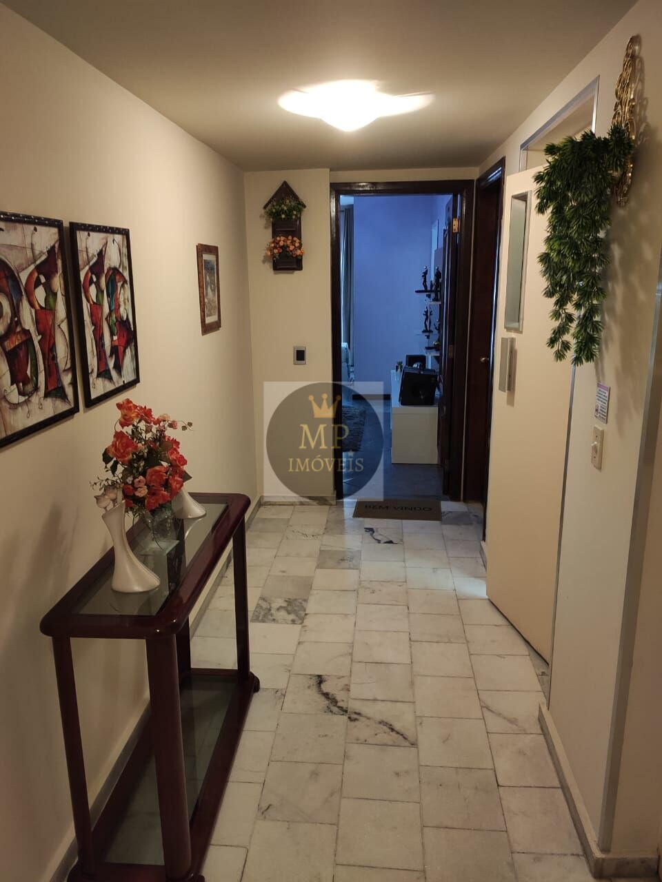 Apartamento à venda com 3 quartos, 107m² - Foto 2