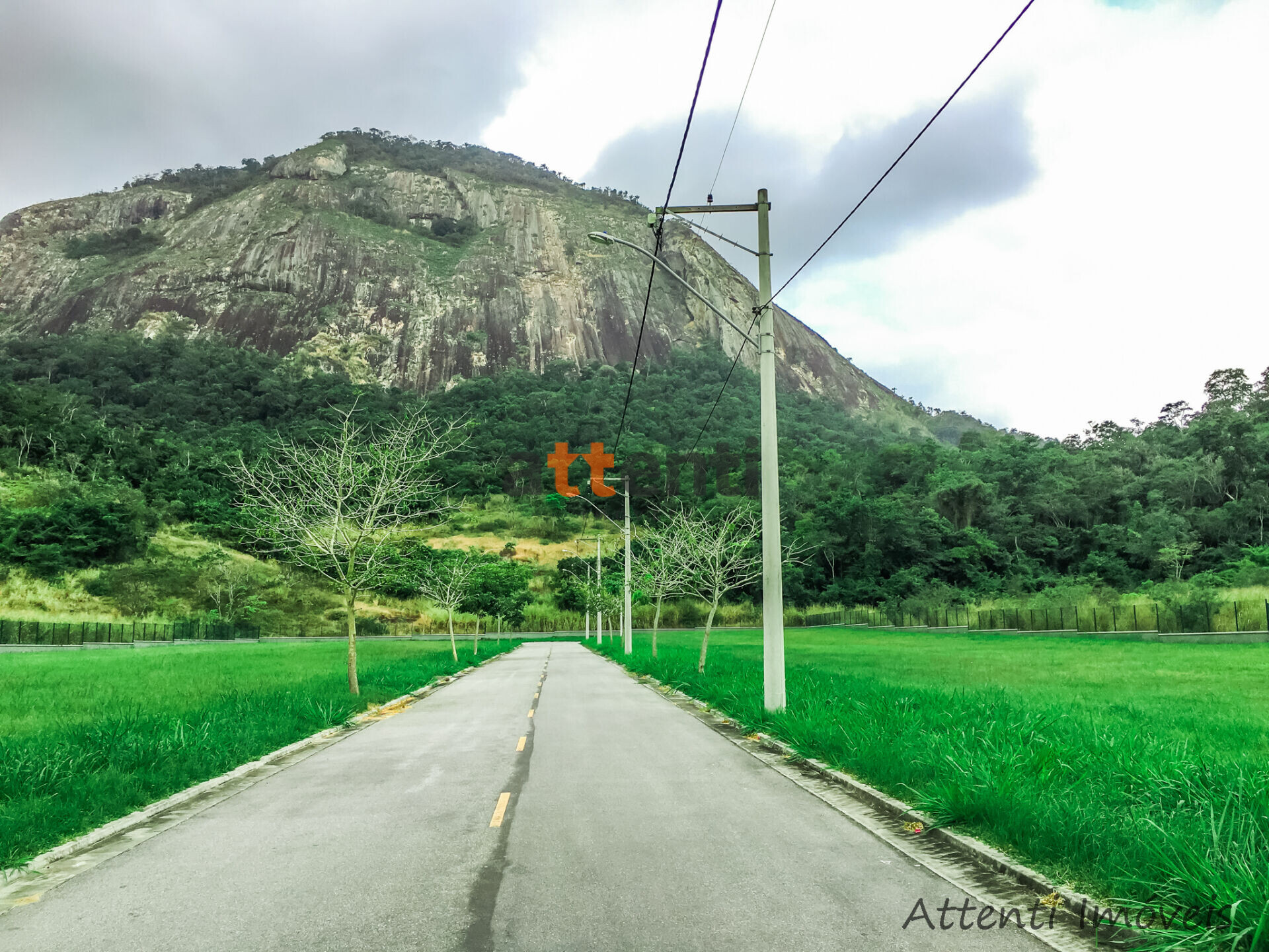 Terreno à venda, 360m² - Foto 1