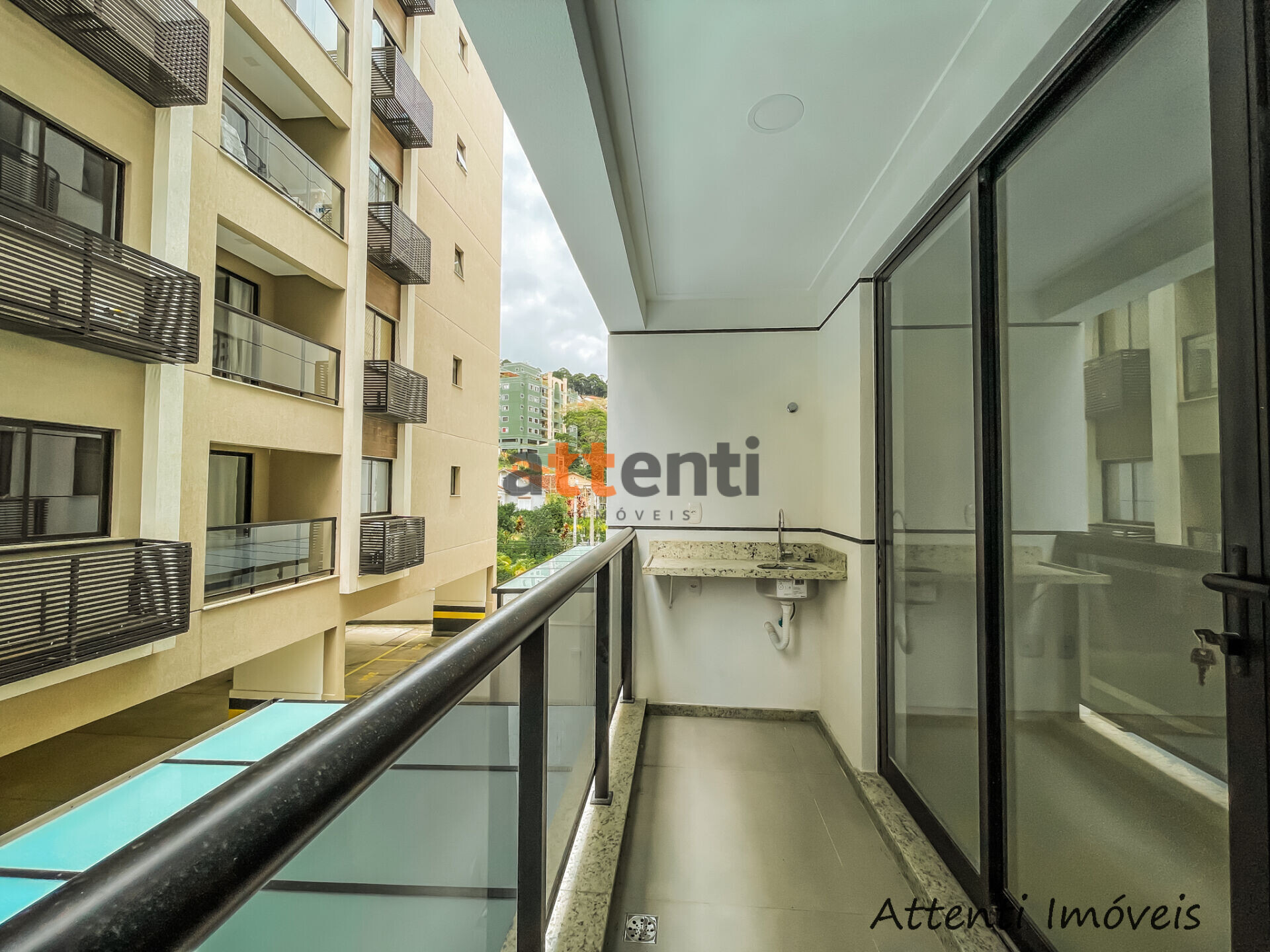 Apartamento à venda com 2 quartos, 60m² - Foto 1