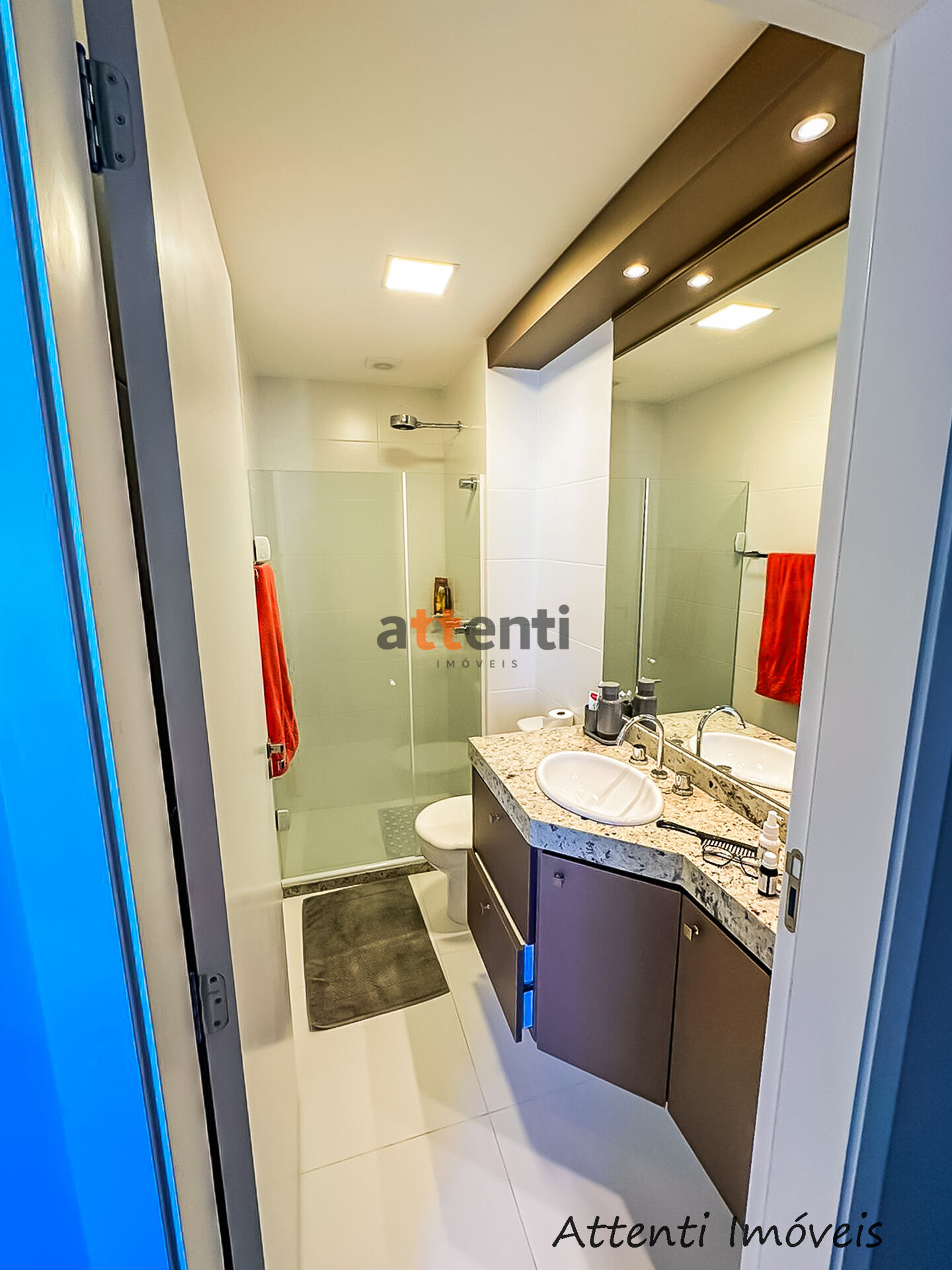 Apartamento à venda com 2 quartos, 64m² - Foto 12