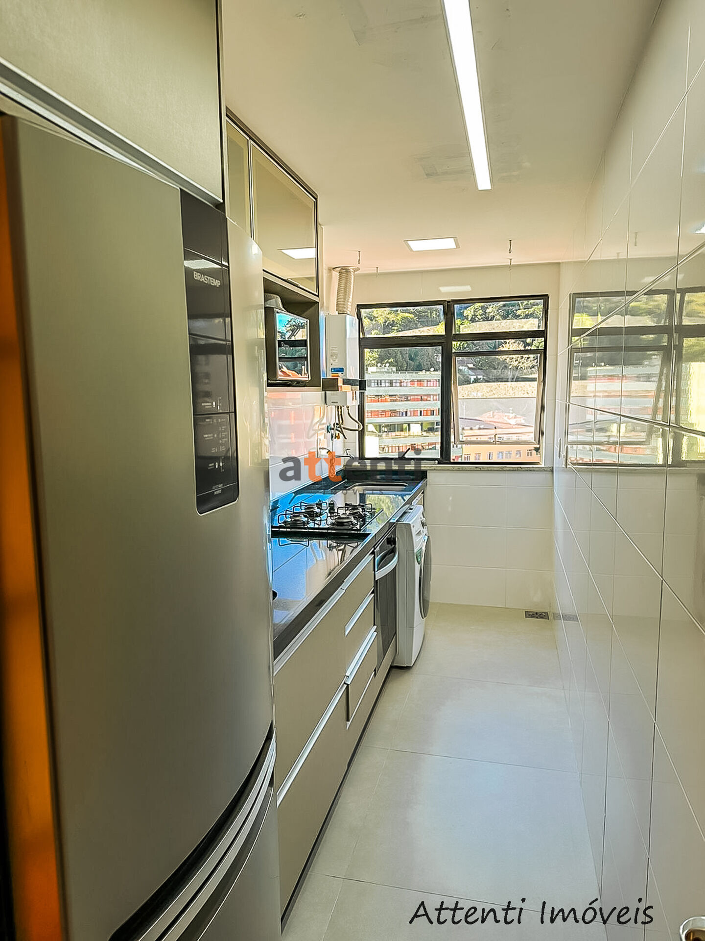 Apartamento à venda com 2 quartos, 64m² - Foto 19