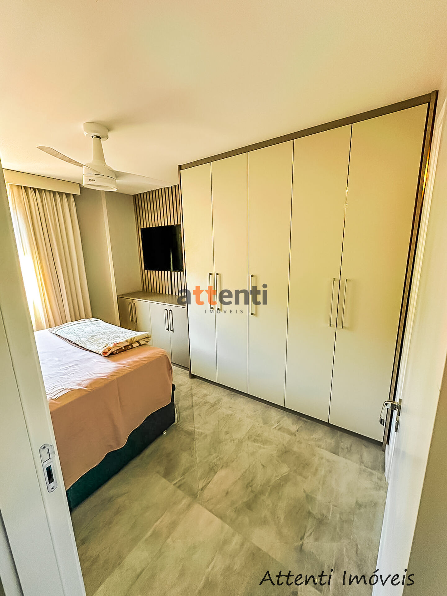 Apartamento à venda com 2 quartos, 64m² - Foto 10