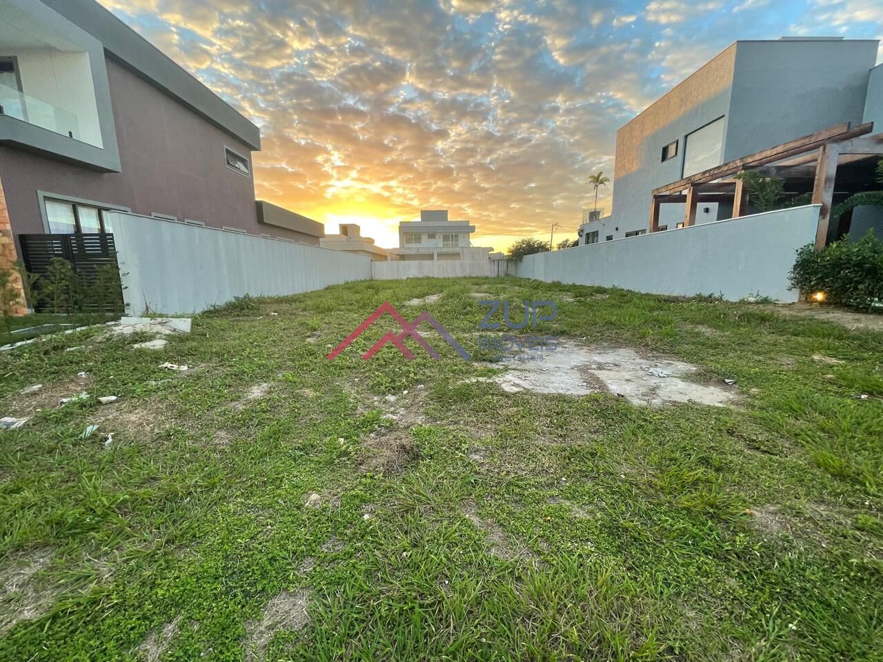 Terreno à venda no Condomínio Alphaville - Cabo Frio/RJ