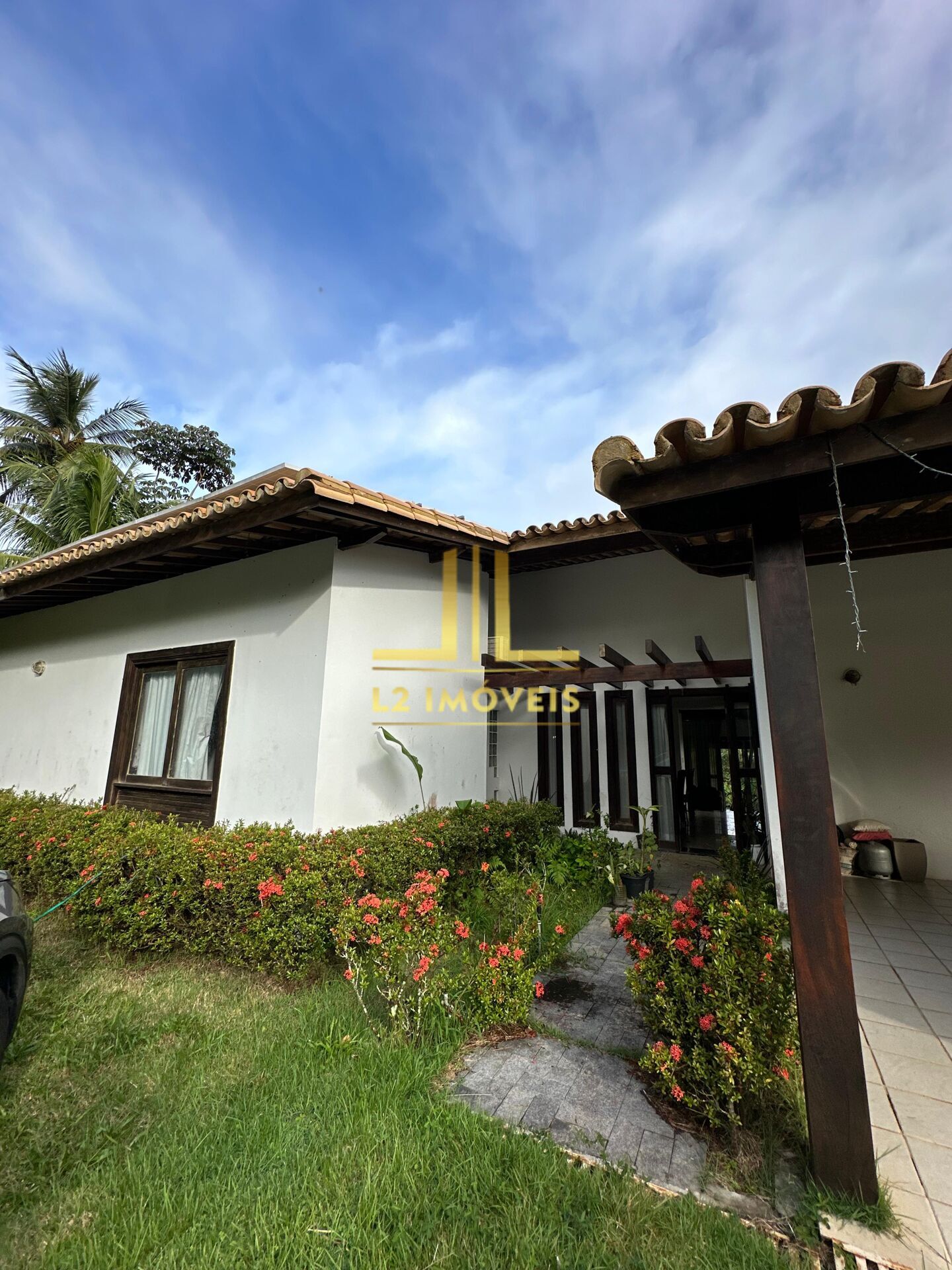 Casa à venda com 4 quartos, 300m² - Foto 2