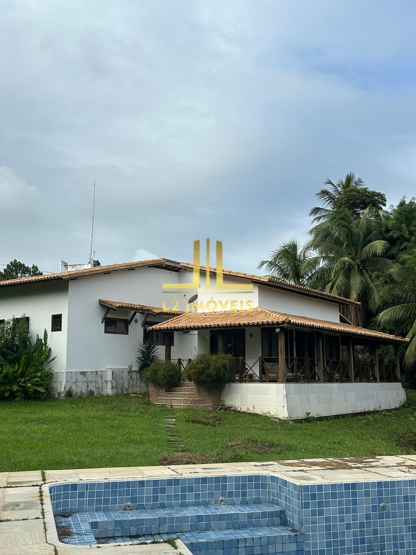 Casa à venda com 4 quartos, 300m² - Foto 1
