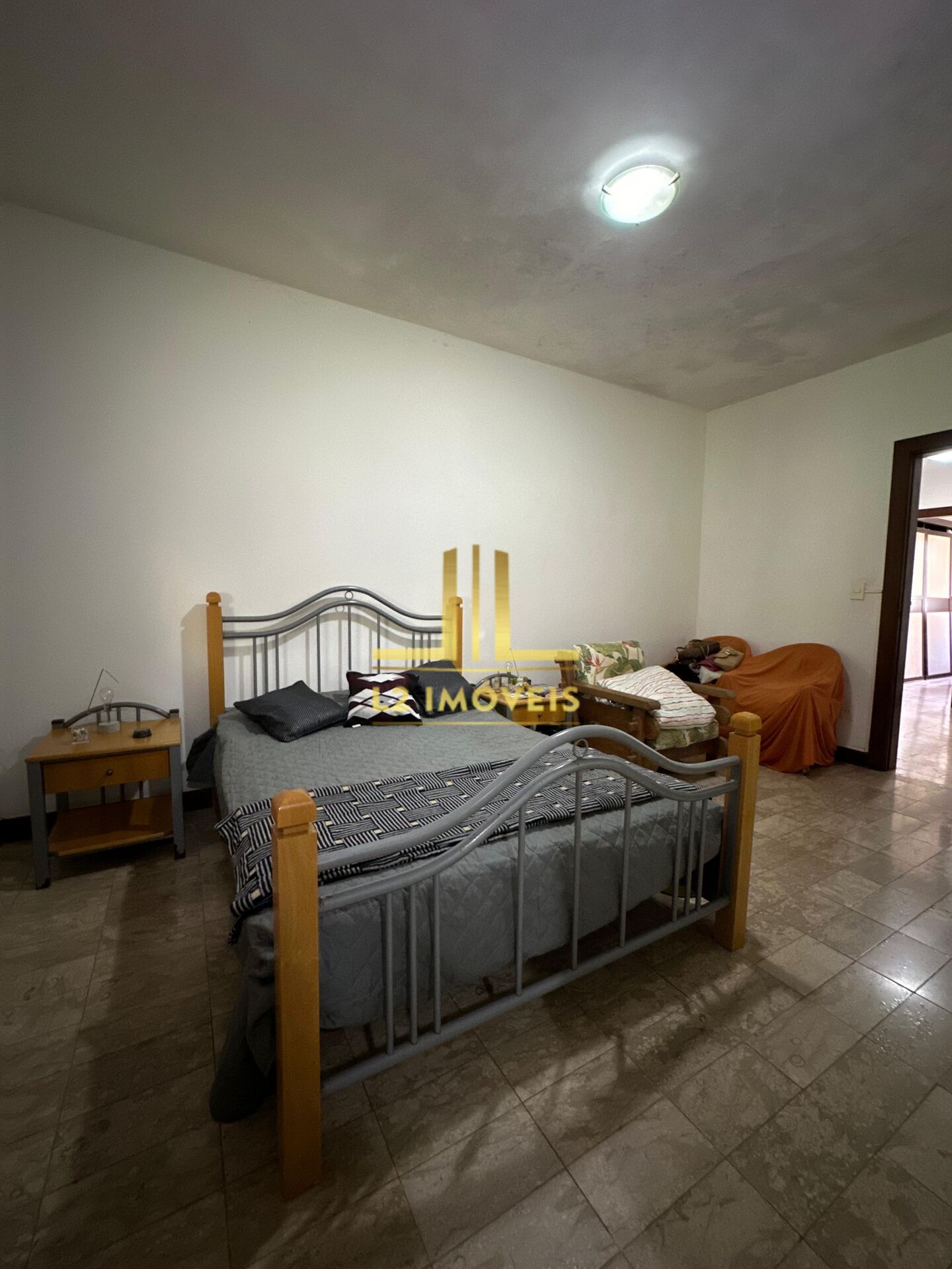 Casa à venda com 4 quartos, 300m² - Foto 14